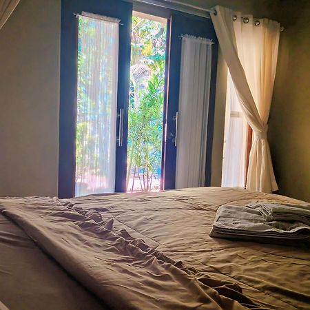 Three V Homestay Kuta  Экстерьер фото