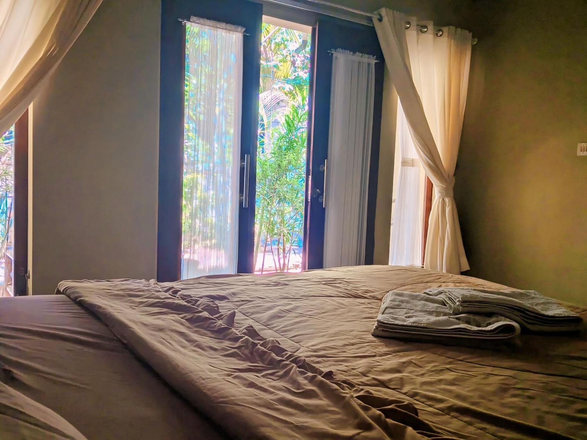 Three V Homestay Kuta  Экстерьер фото