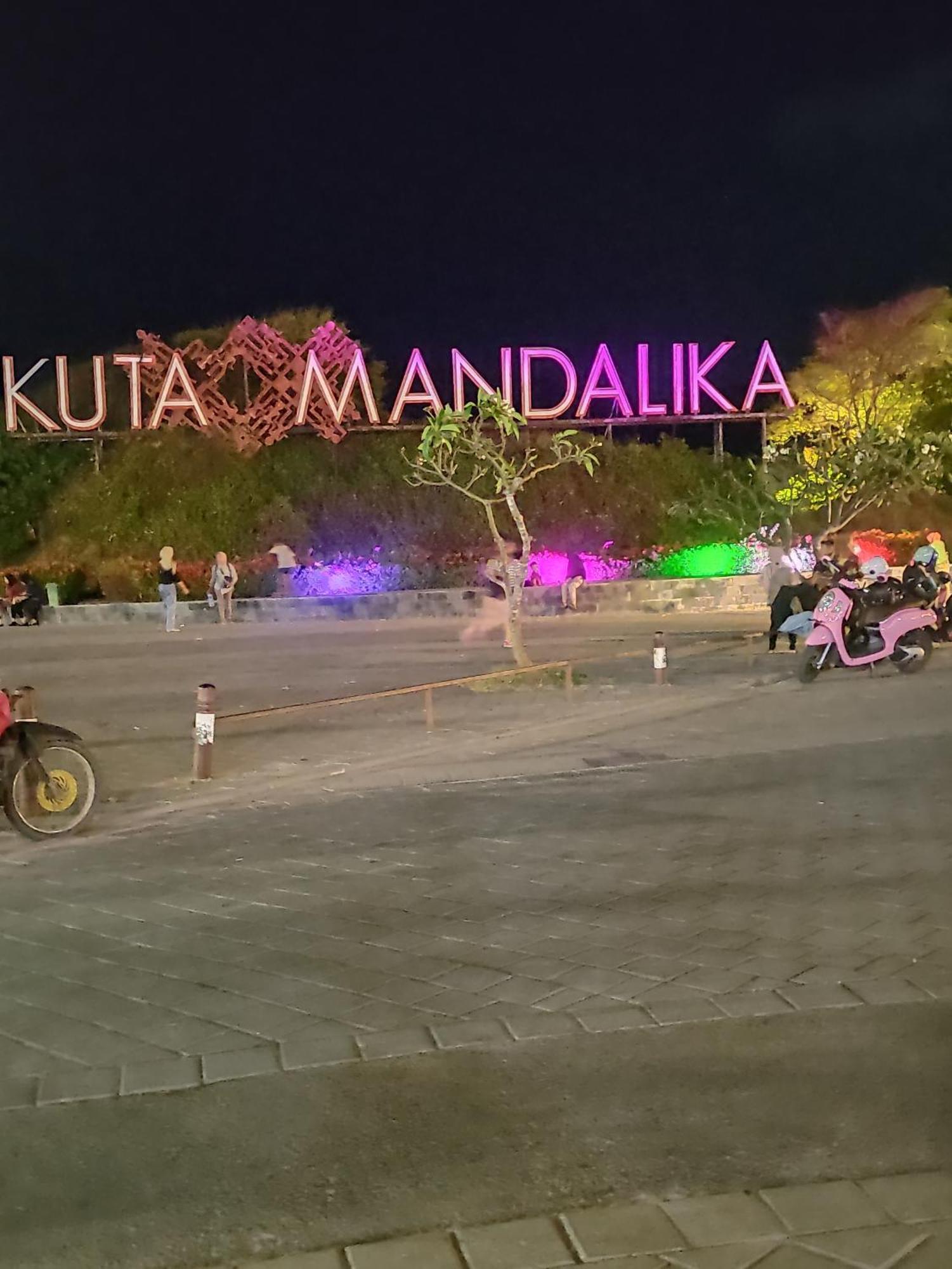 Three V Homestay Kuta  Экстерьер фото