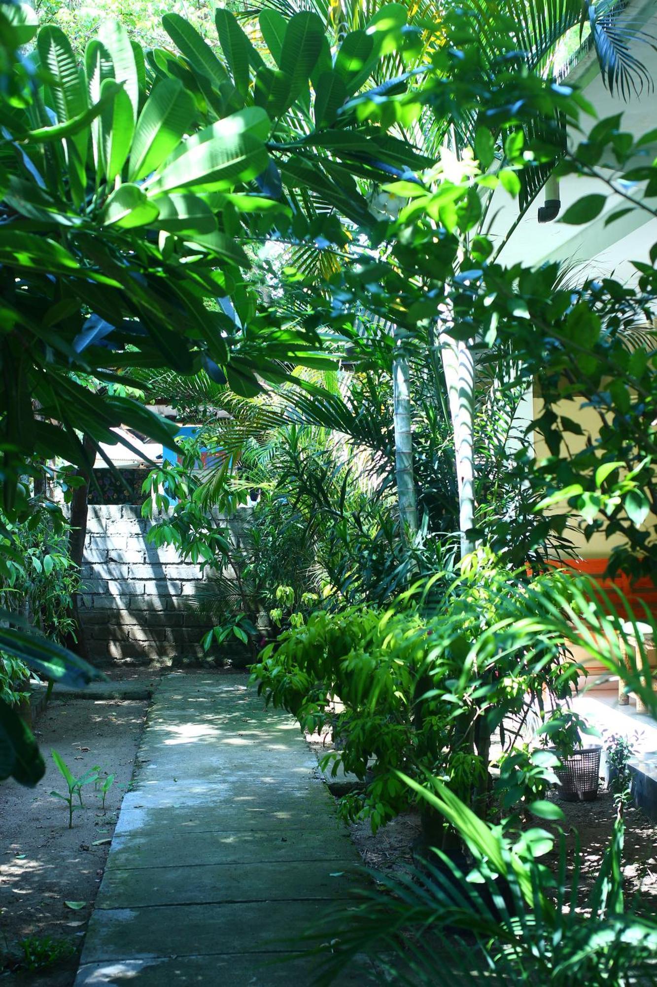 Three V Homestay Kuta  Экстерьер фото