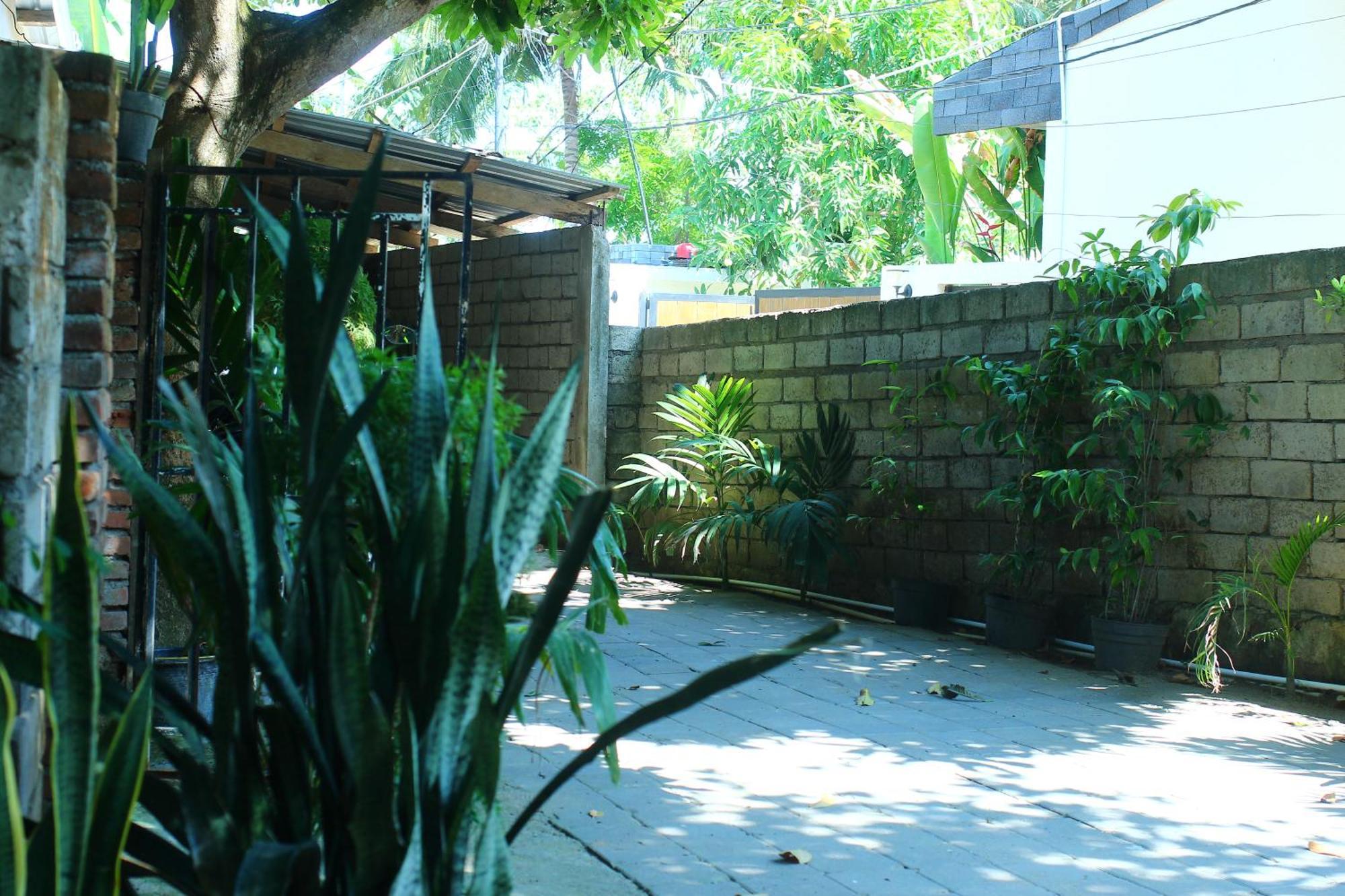 Three V Homestay Kuta  Экстерьер фото