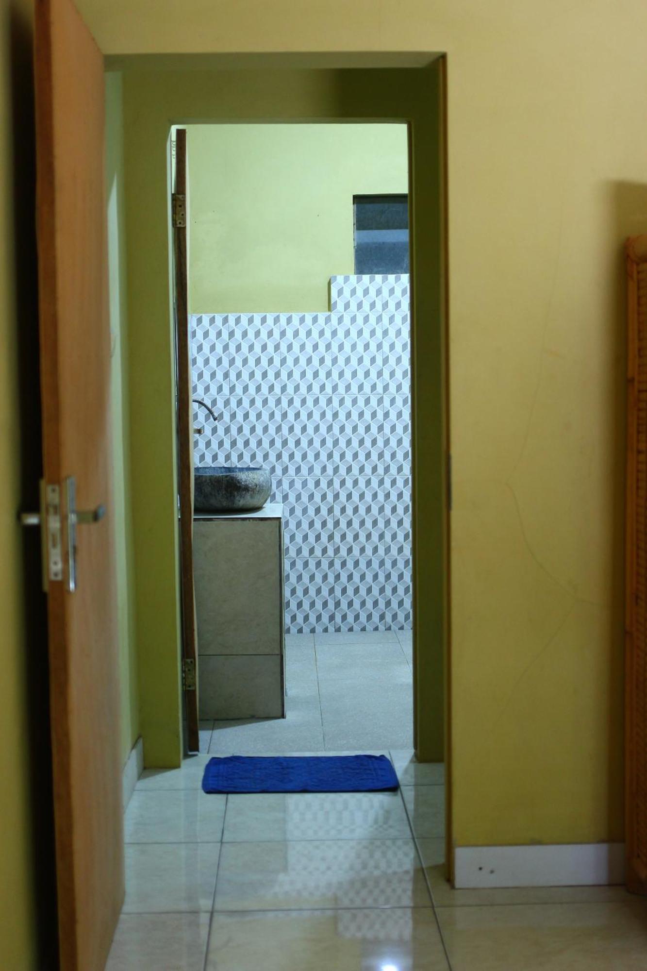 Three V Homestay Kuta  Экстерьер фото