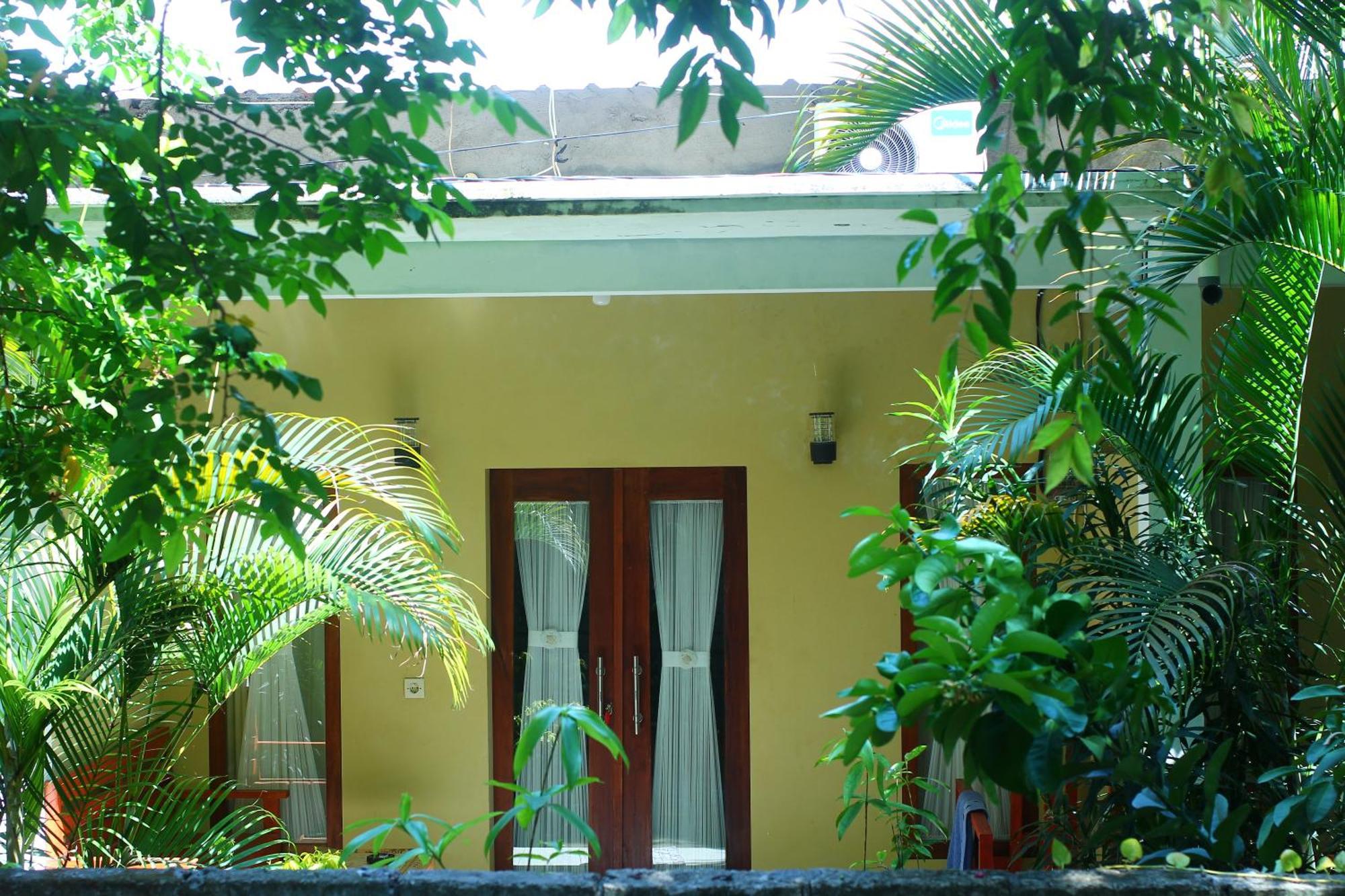 Three V Homestay Kuta  Экстерьер фото