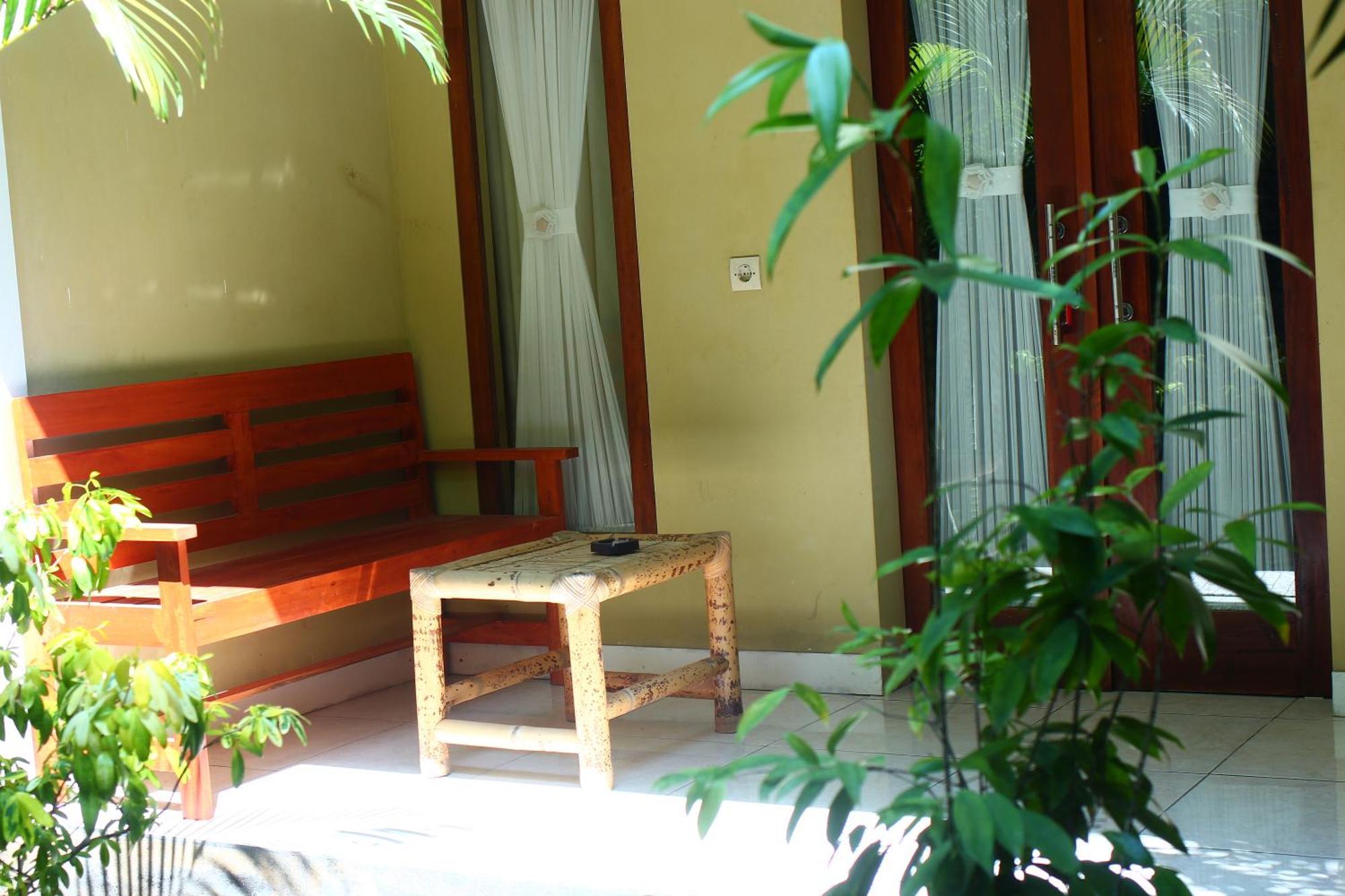 Three V Homestay Kuta  Экстерьер фото